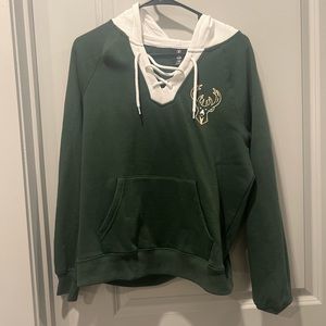 Women’s Milwaukee Bucks hooded sweatshirt - size medium